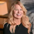 Headshot of Sarah Hanna